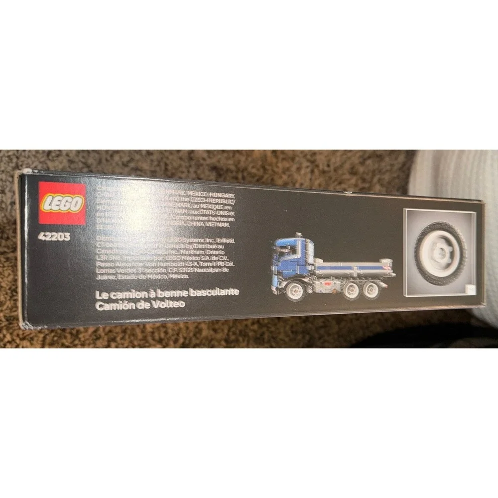 Lego Technic Tipping Dump Truck Building Set (NWT) 42203